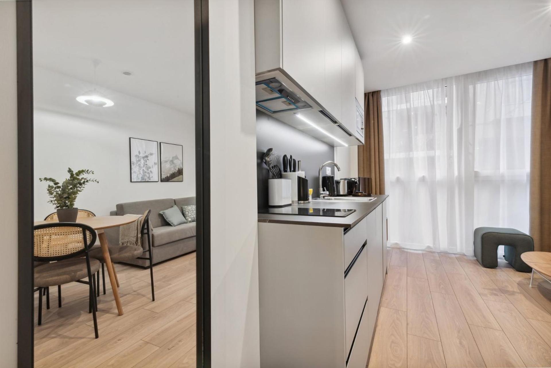 Limehome Valencia Carrer Del Pare Palau I Quer Habitación foto