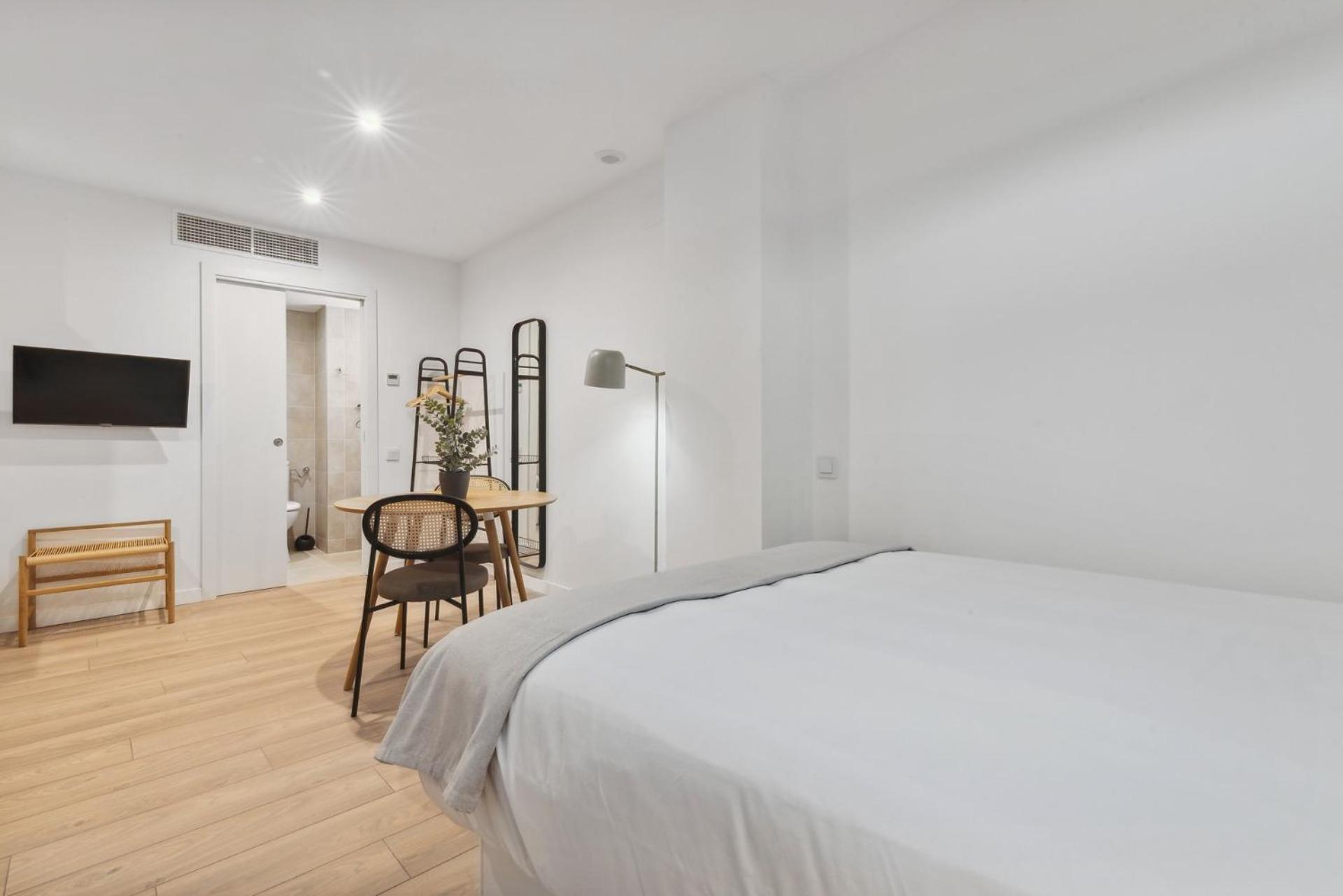 Limehome Valencia Carrer Del Pare Palau I Quer Habitación foto