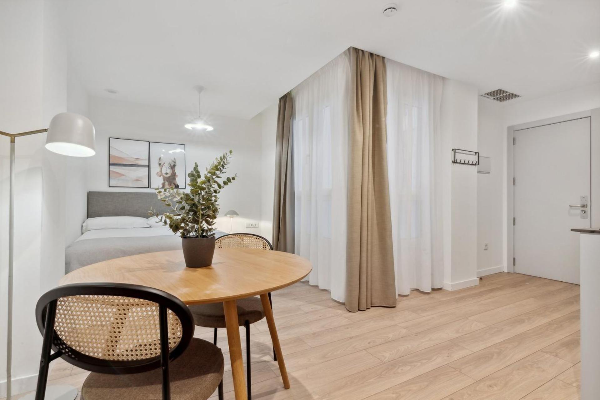 Limehome Valencia Carrer Del Pare Palau I Quer Habitación foto